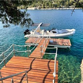 Spectacular 4 Bedroom Luxury Villa with Infinity Pool on Brac Island, sleeps 8